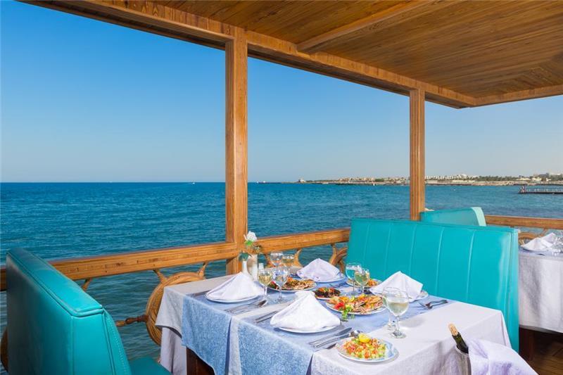 aladdin-beach-resort-restoran-002